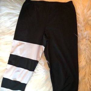 Adidas leggings for junior girl. Excellent cond.